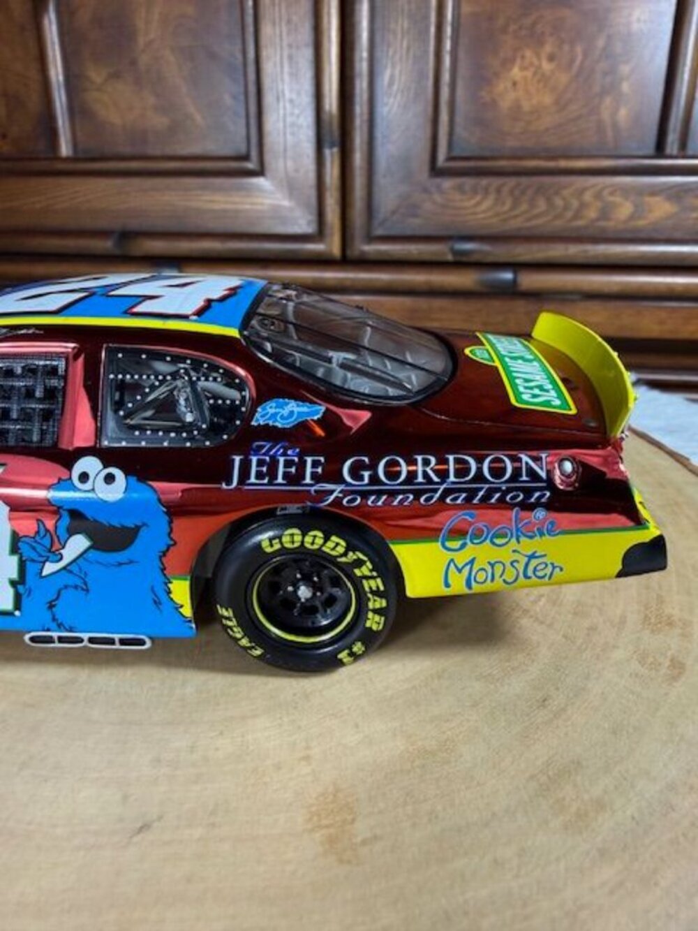 Vintage Jeff Gordon #24 Foundation Sesame Street II 2003 Monte Carlo 1:24 Car - Picture 7 of 16